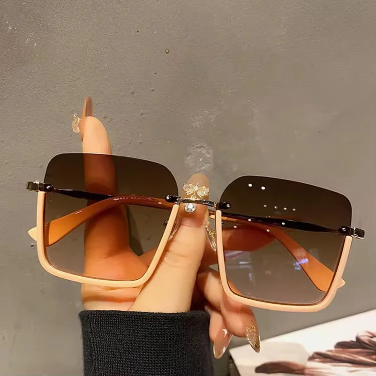 نظارات نسائية انيقه بتدرج الوان  - Elegant women's glasses with gradient colors