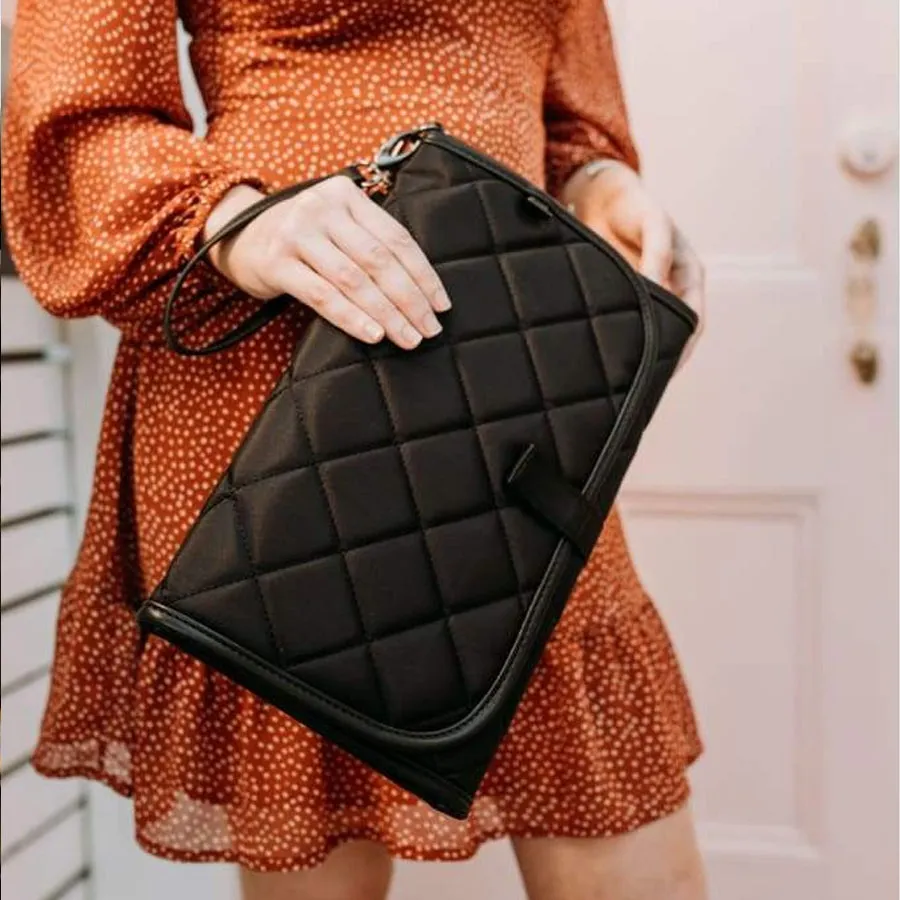 OiOi Change Clutch - Black Quilt