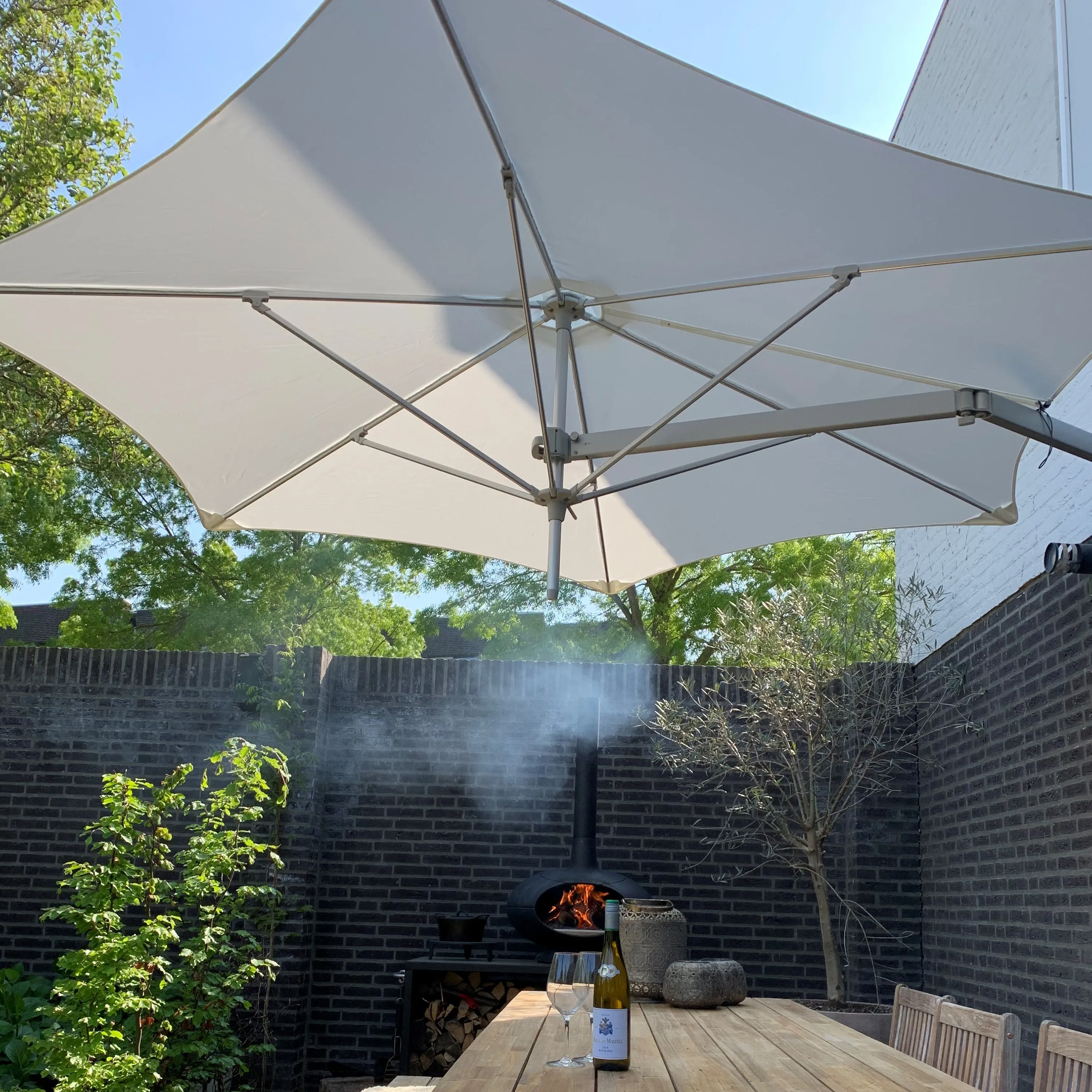 Paraflex Wallflex Round Wall-Mount Umbrella